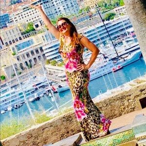 Meet your Posher, Simona